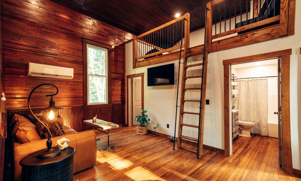 Procious Apartment | Corton Lodge Bell Tower Suite – Private Riverfront