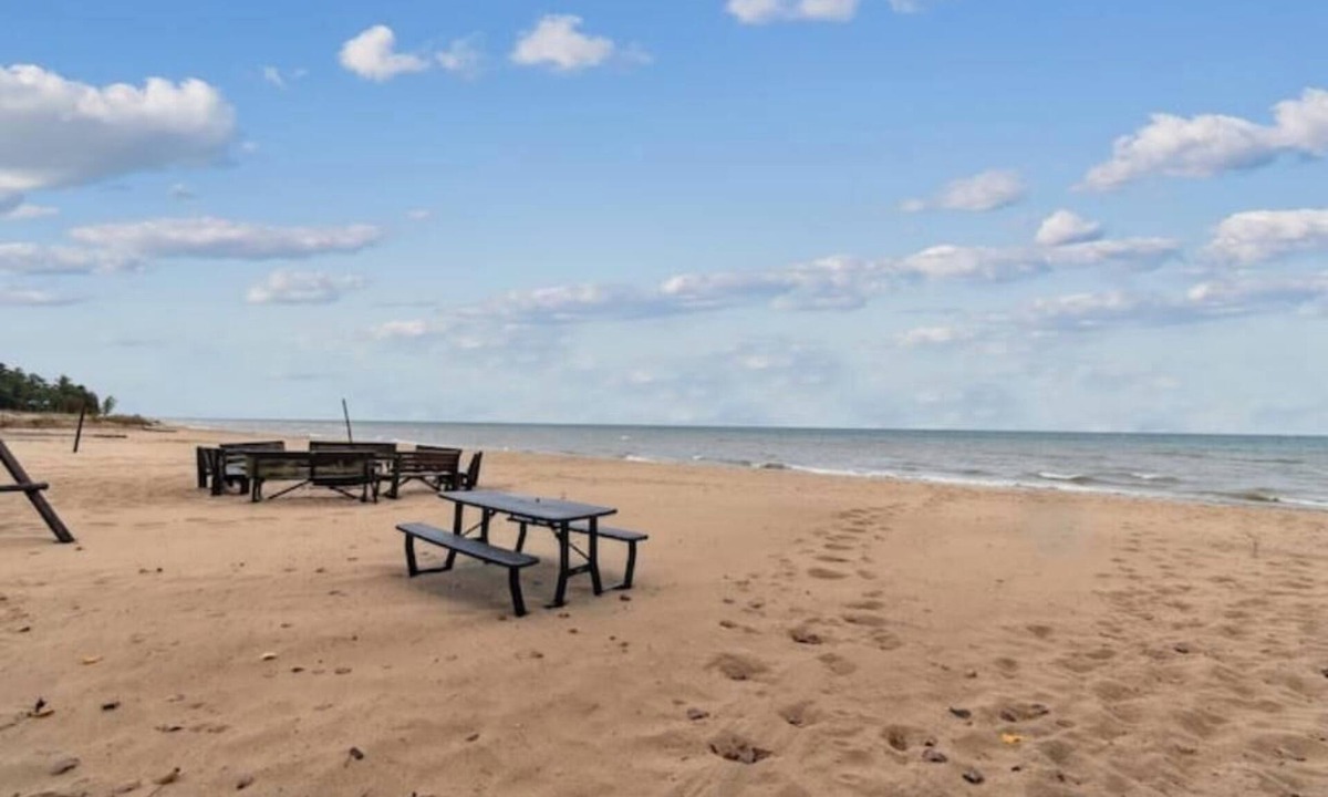 Long Lake Cabin | Cottage #9: 3BR/2BA Relaxing Lakeside Retreat!nn