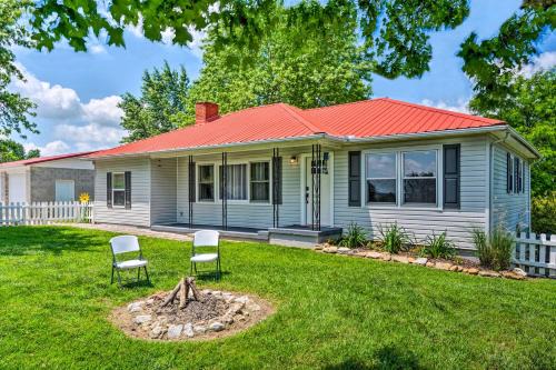 Byrdstown House | Cottage Near Dale Hollow Lake w/Fire Pit & Grill