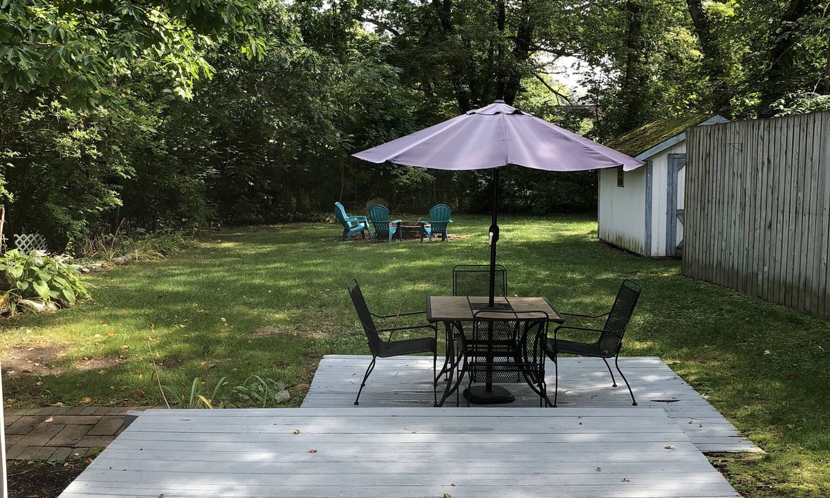 Benton Harbor House | Cottage Retreat - Minutes to Beaches, Harbor Shores Golf, and Downtown St. Joe