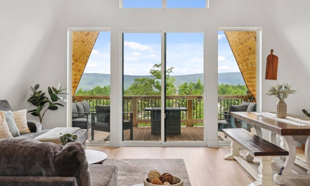 Chattanooga Valley Cabin | Cottonwood Crest| A-Frame on Bluff + Dog friendly!