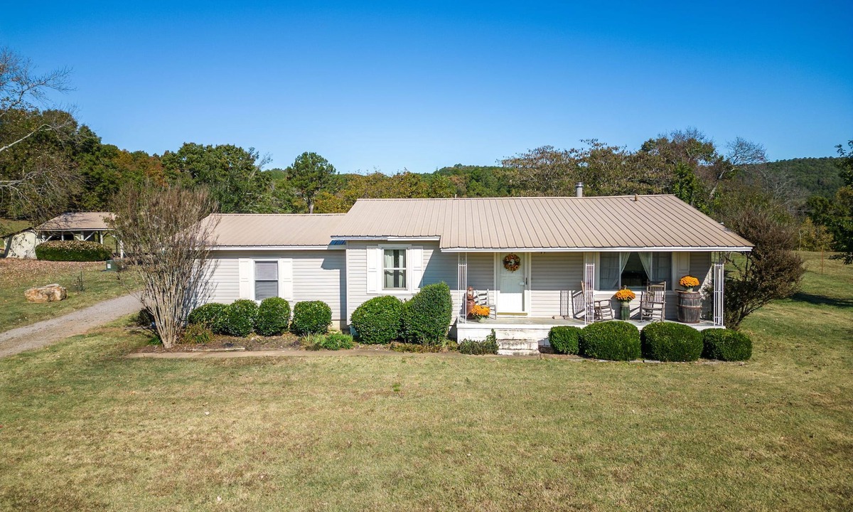 Dover House | Country Farm House in the Ozark Mountains