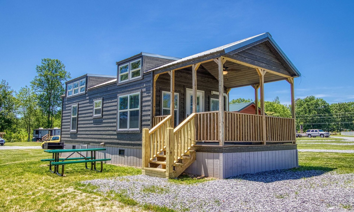 Sevierville Cottage | Country Living in a Tiny Home!