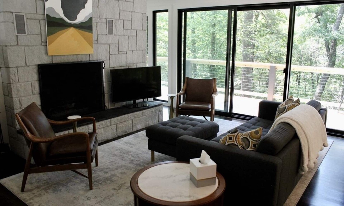 Lake Sequoyah House | Couples Retreat - Secluded Mountain Home Minutes From Main Street!