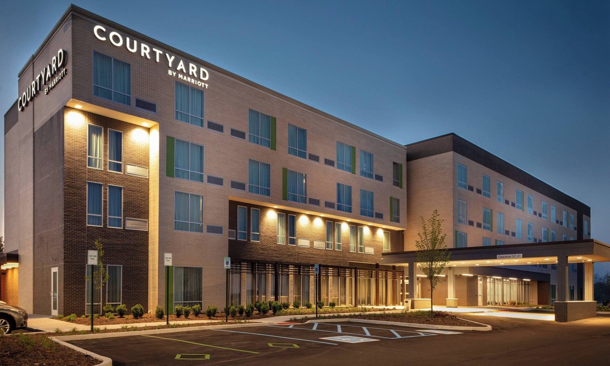 Speedway Hotel | Courtyard by Marriott Indianapolis West - Speedway