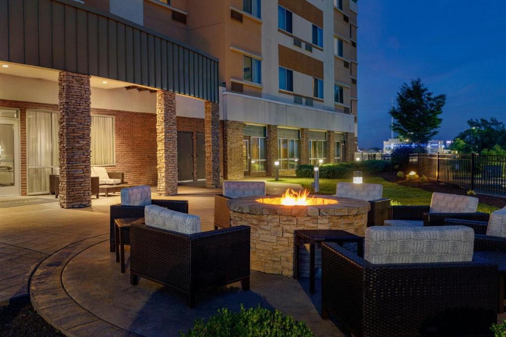 St. Peters Hotel | Courtyard by Marriott St. Louis St. Peters