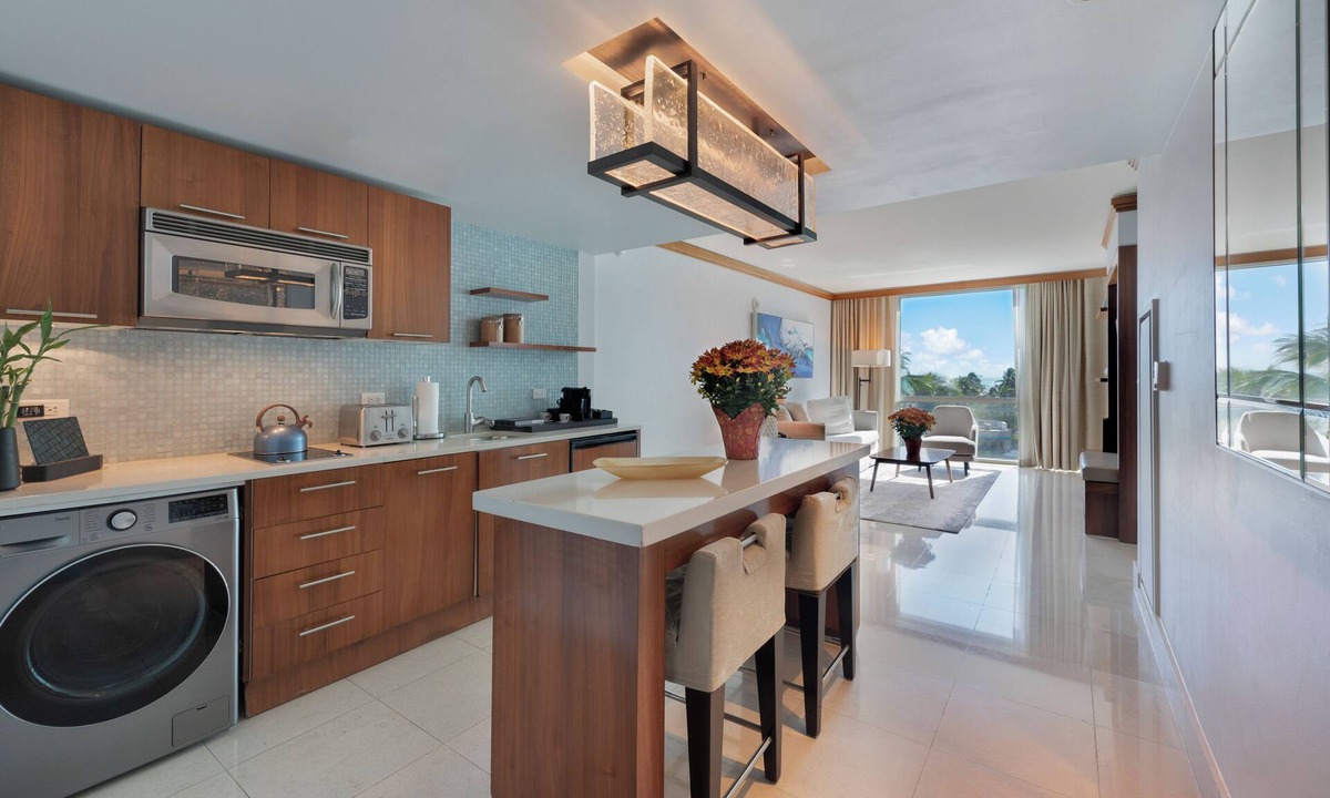 North Beach Apartment | Cozy 1BR Apartment at the Carillon Wellness Resort