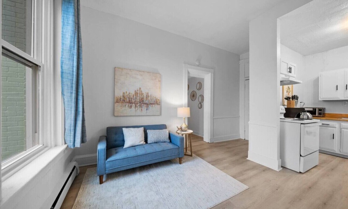 Mount Auburn Apartment | Cozy 1BR with Parking | Near UC, Zoo, Downtown