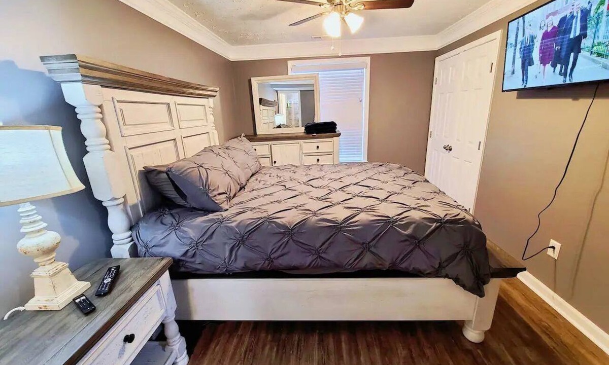 Lexington Condo | Cozy 2-bedroom condo with WiFi, AC in marvelous Lexington