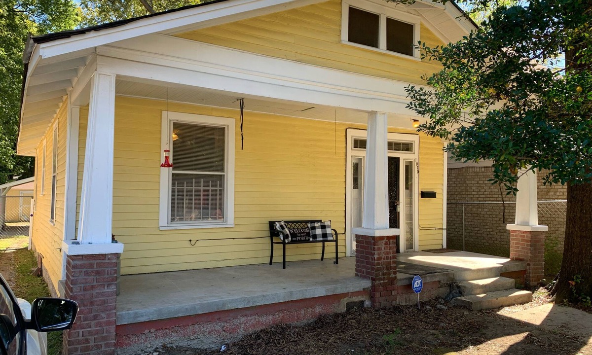 Cooper-Young Historic District House | "Cozy Bungalow with Serene Fenced Yard - Stroll to Top Restaurants/Bars!