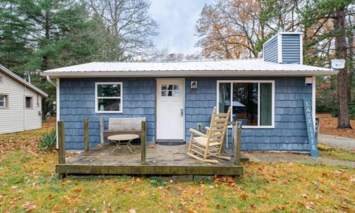 Oscoda Cabin | Cozy Cabin Getaway in Iosco County