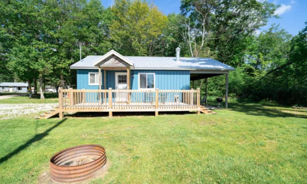 Oscoda Cabin | Cozy Cabin Getaway in Iosco County