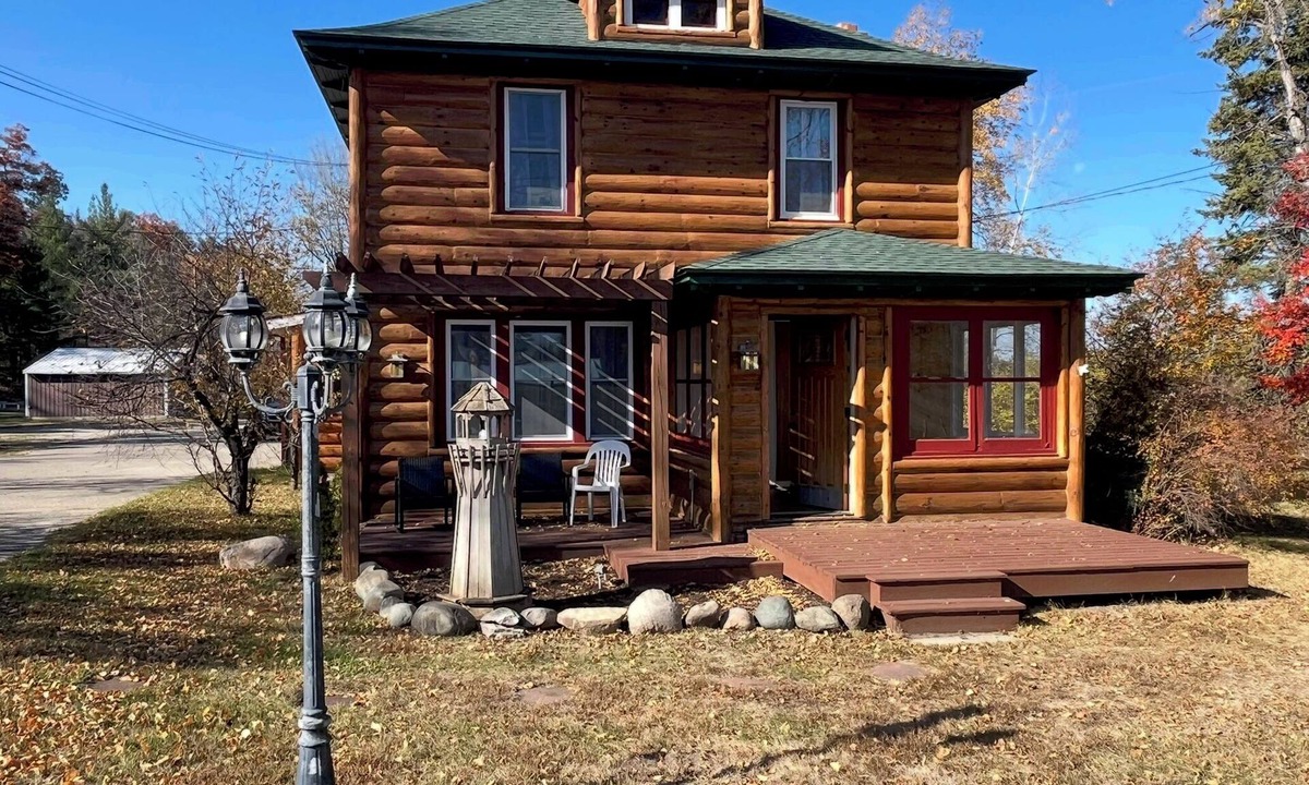 Mio House | Cozy cabin in Mio 4 Bedroom, Game Room Adjacent to Ausable River & ORV trails