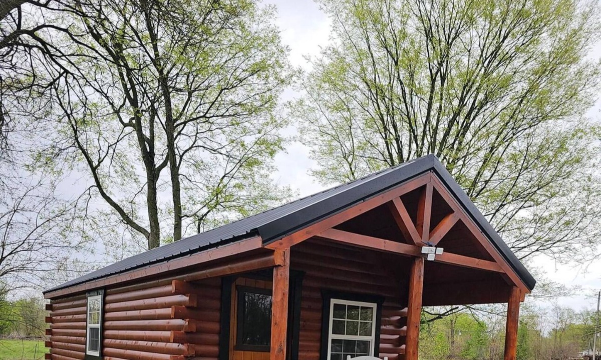 Old Shawneetown Cabin | Cozy cabin located in historic Old Shawneetown!