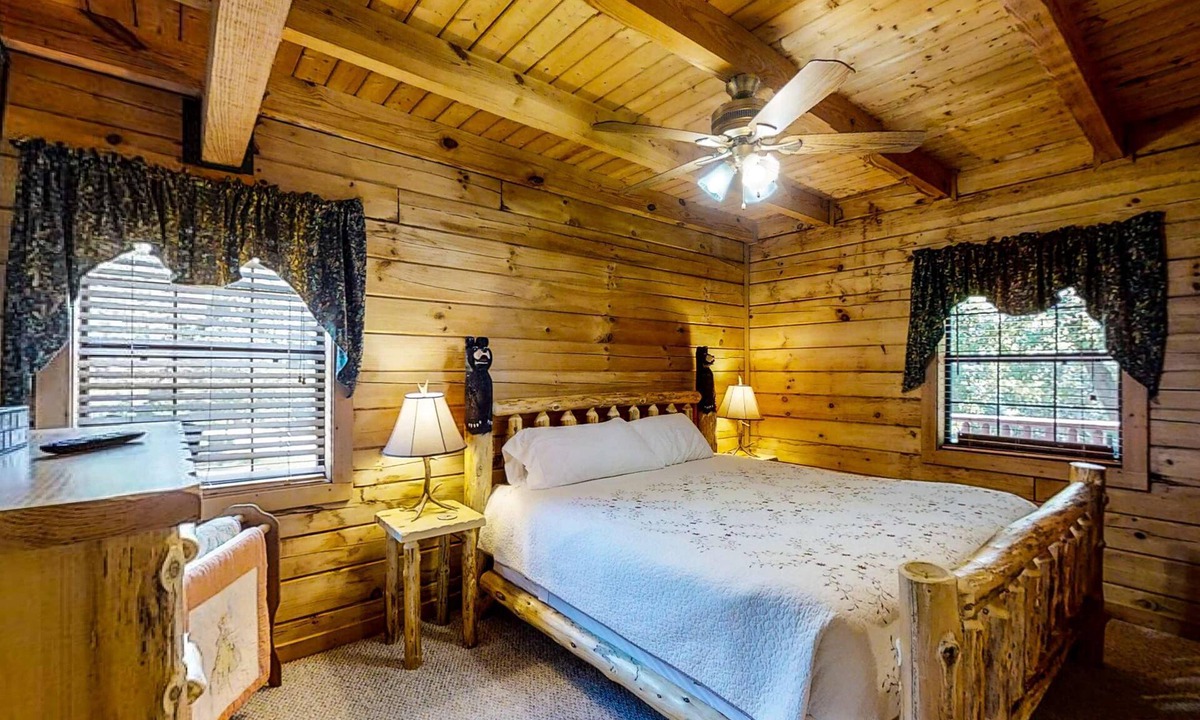 New Tazewell Cabin | Cozy Cabin Norris Lake, Porch, Firepit, Jetted Tub