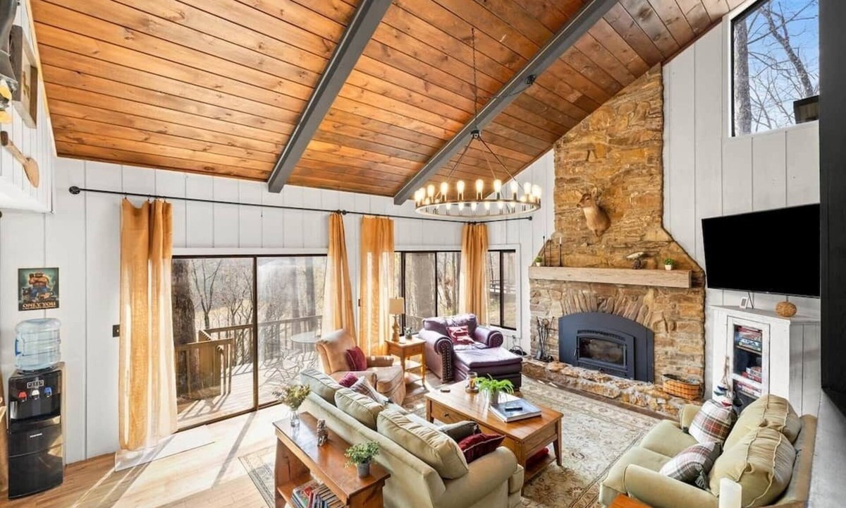 Farmers House | Cozy Cabin On Cave Run Lake | RRG