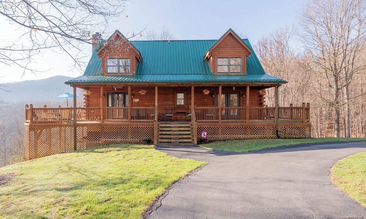Christiansburg House | Cozy cabin with mountain views, game room, fire pit, soaking tub, and bright gathering spaces