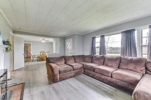 Charlotte House | Cozy Charlotte Home w/Fire Pit ~ 6 Mi to Uptown!
