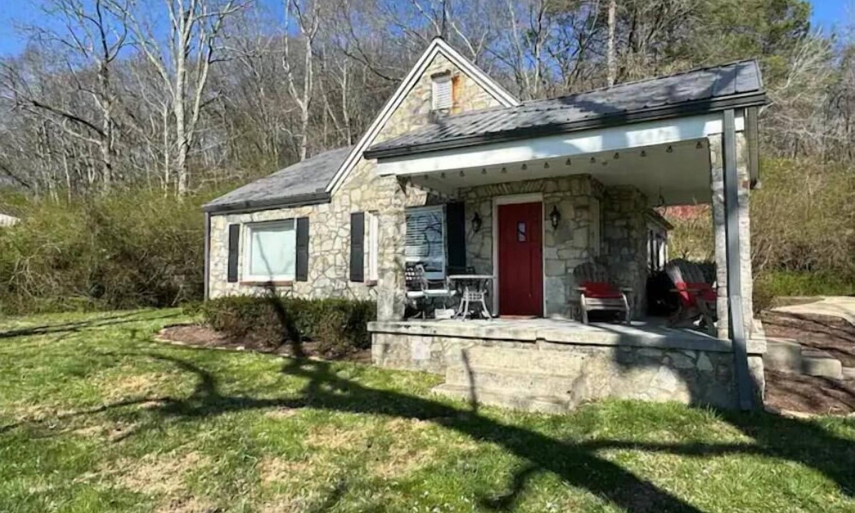 Leipers Fork Cottage | Cozy Cottage in Leiper’s Fork, Franklin, TN.