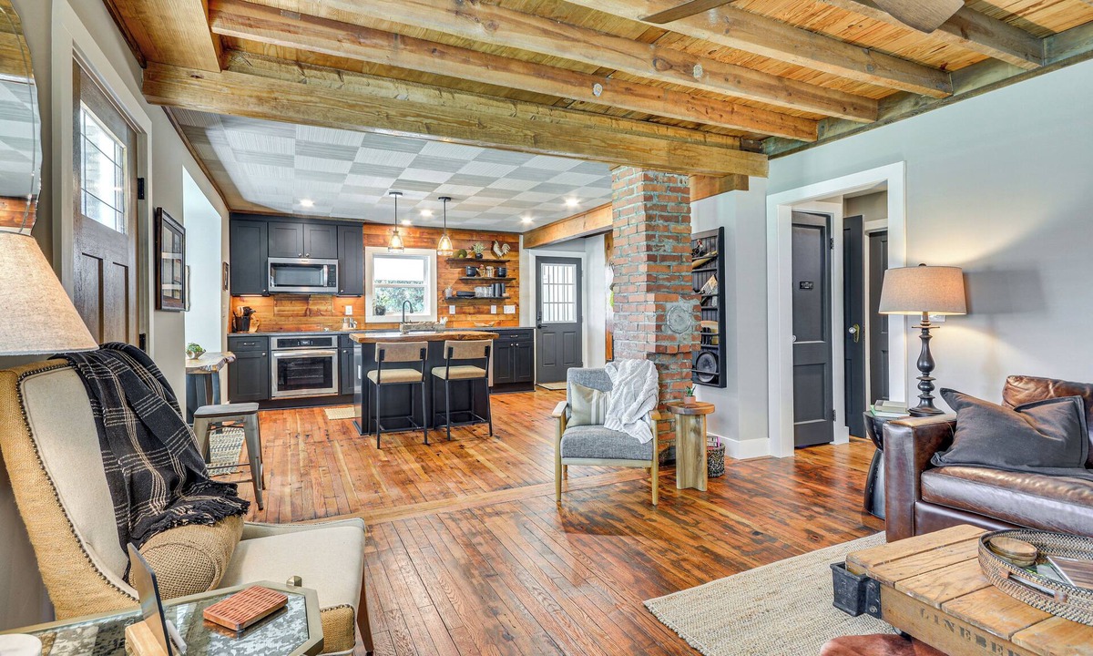 Thomasville Cottage | Cozy Cottage: Nature-filled Winston-salem Retreat!