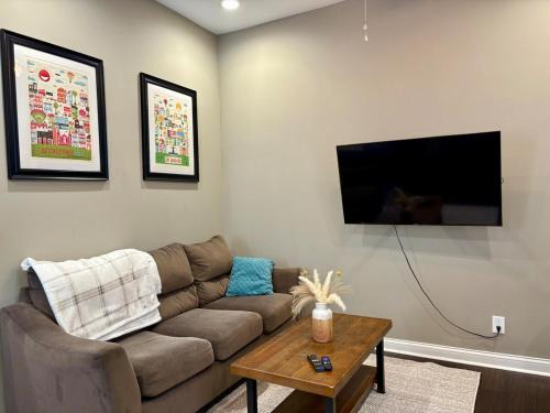 Limerick Apartment | Cozy Gem Mins from U of L Hospital & Downtown
