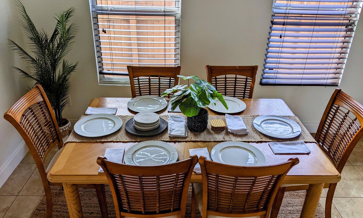 Parker Ridge House | Cozy Getaway mins from beach and downtown