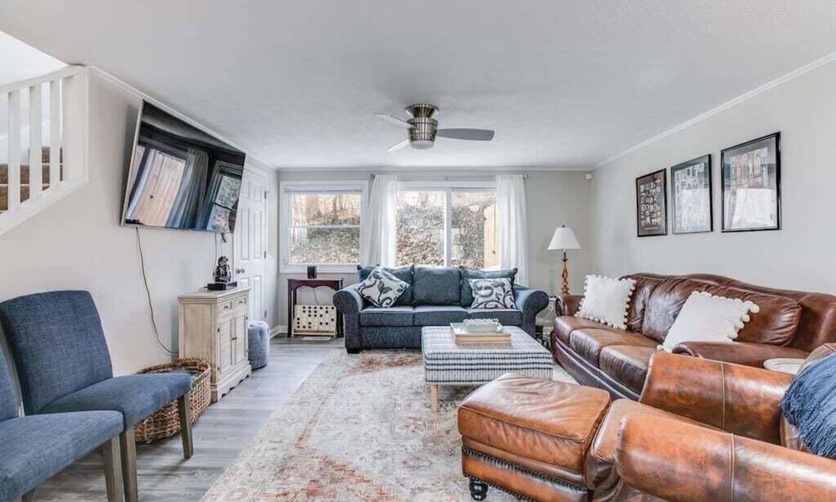 South Bend House | Cozy Home w/Sonos + 9 Min Walk to Notre Dame