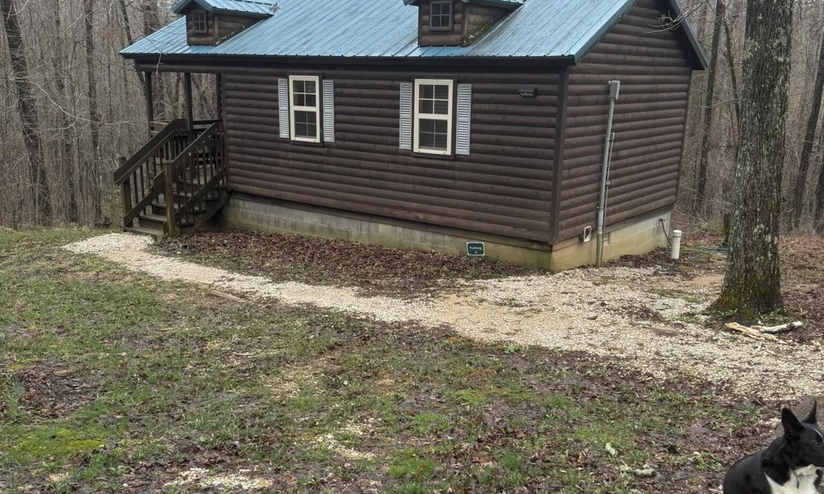 Mammoth Cave Cabin | Cozy Hot Tub Cabin Near Mammoth Cave - Perfect for Couples
