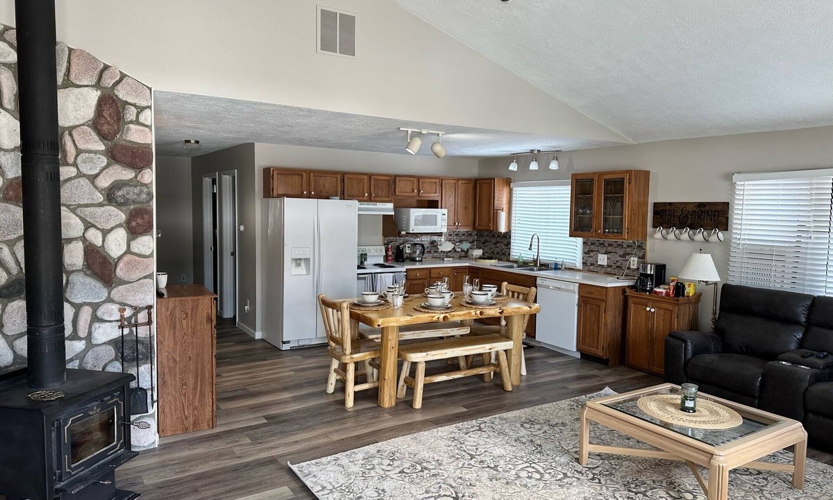 Indian River House | Cozy house in Indian River. Walking distance to Burt Lake and the public Beach.