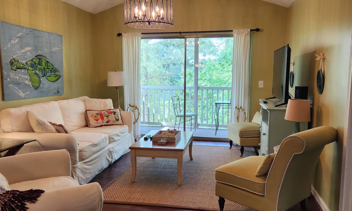 Pawleys Island Condo | Cozy King Condo on True Blue Golf Club steps from pool hot tub + State Park Pass