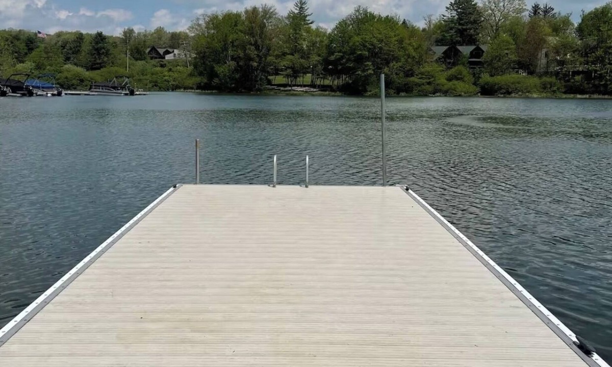 McHenry House | Cozy Lake Access Home with Hot Tub