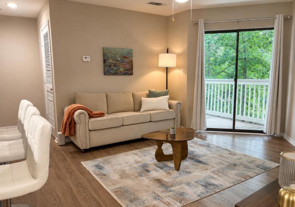 Marietta Apartment | Cozy Lakeview 1BR Apt with Balcony and Pool Near Atlanta