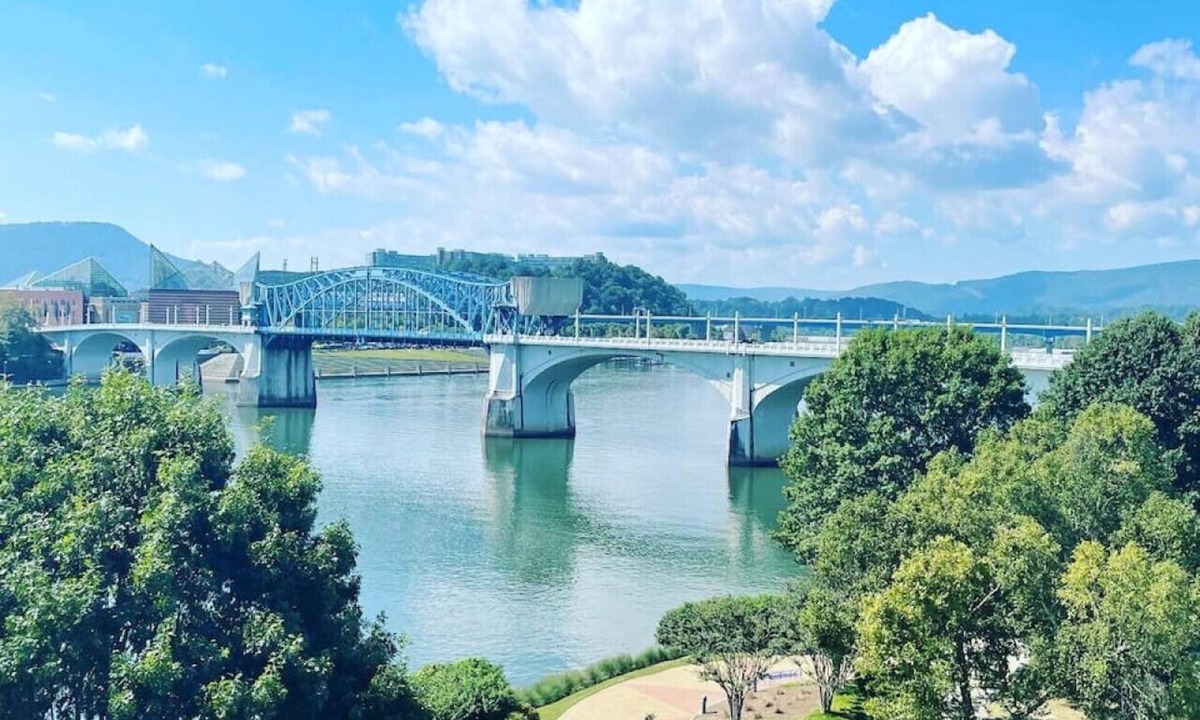 North Chattanooga House | Cozy N.Chatt 3b/1bath - 1 mile from Walking Bridge