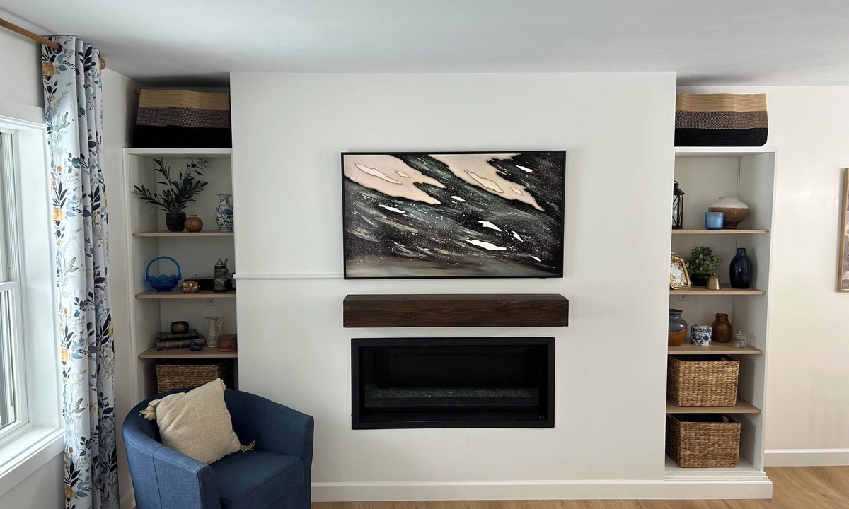 Midland House | Cozy, newly renovated home with a gorgeous fireplace and office space.