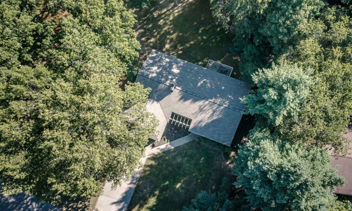 Ottawa Beach House | Cozy Private Home - 1 Mile From Holland State Park