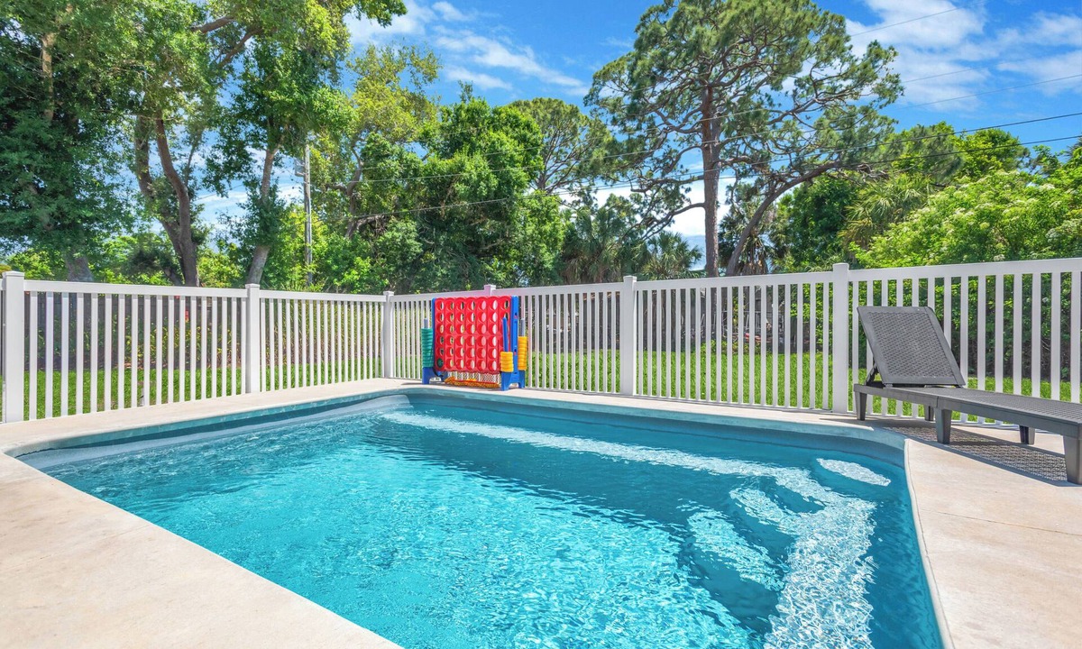 South Sarasota House | Cozy Ranch Home w/Heated Pool, near Siesta Beach