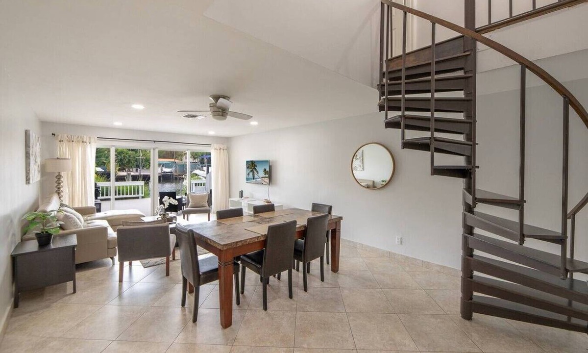 Coral Ridge Villa | Cozy Retreat