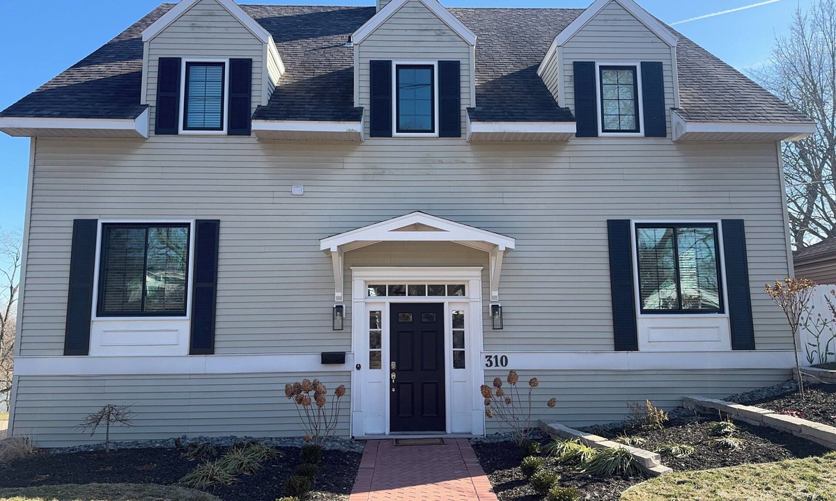 Maumee Apartment | Cozy riverside 1-bedroom retreat in uptown Maumee!