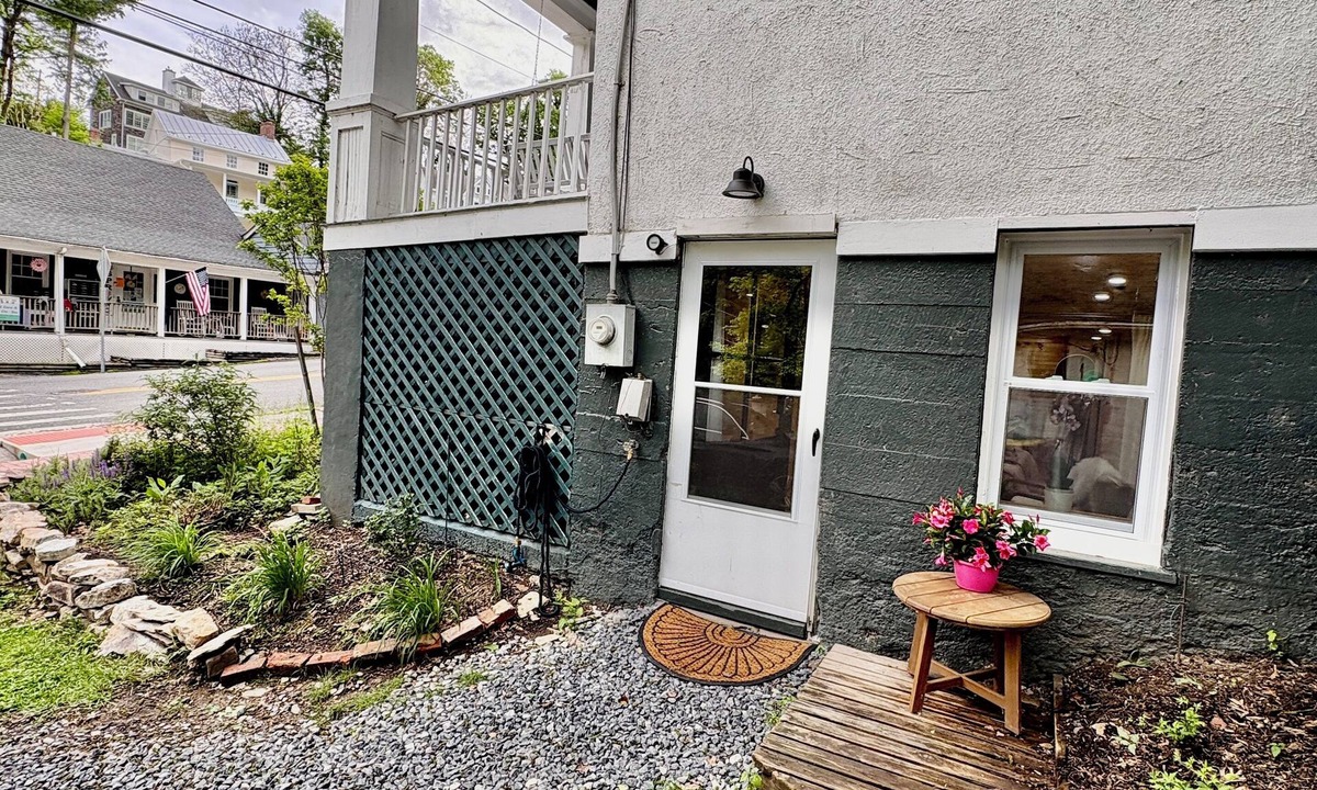 Harpers Ferry Apartment | Cozy Rustic Walkout Basement Cabin in Historic Harpers Ferry