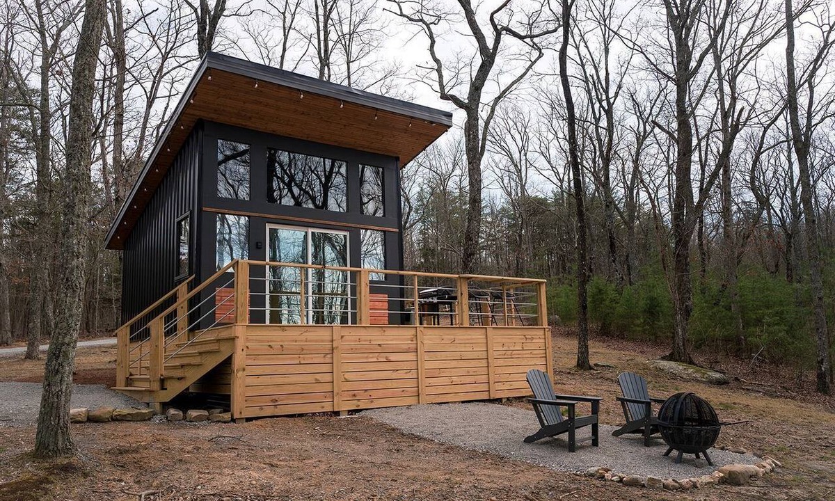 Menlo Cabin | Cozy Secluded Studio Chalet with Outdoor Shower & Scenic Brow Views near Cloudland Canyon State Park, Menlo, Georgia