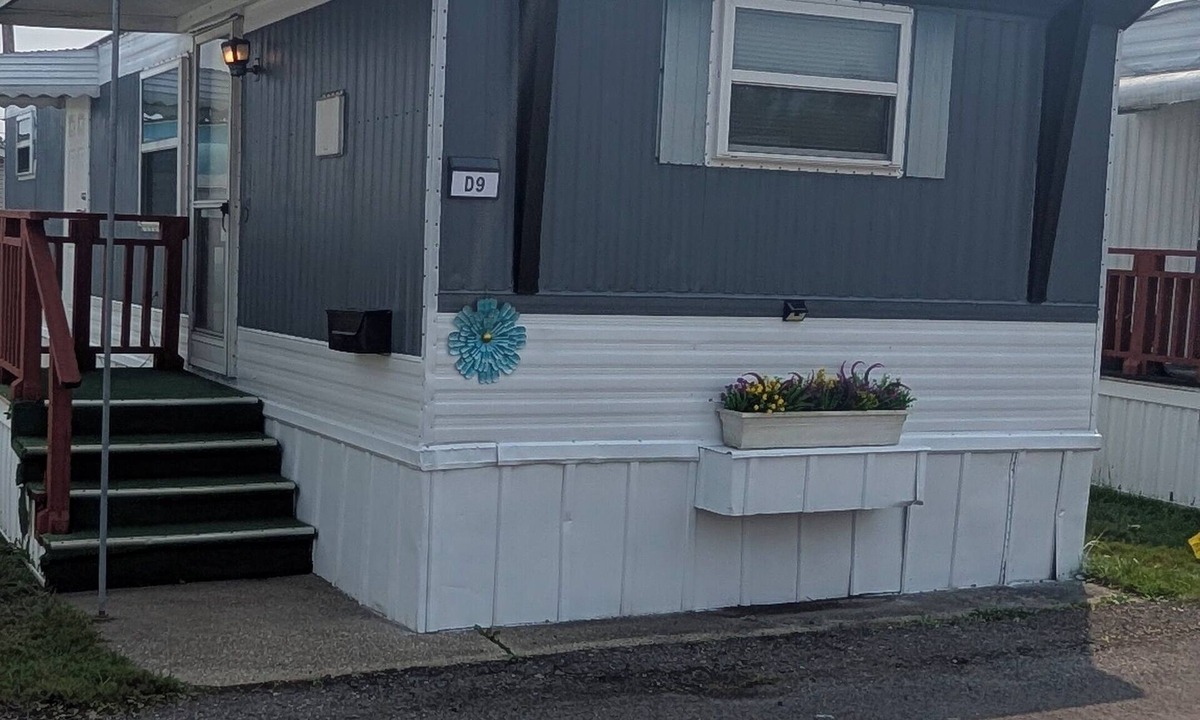 Farmington Hills House | Cozy Tiny House- 25mins From Downtown Detroit