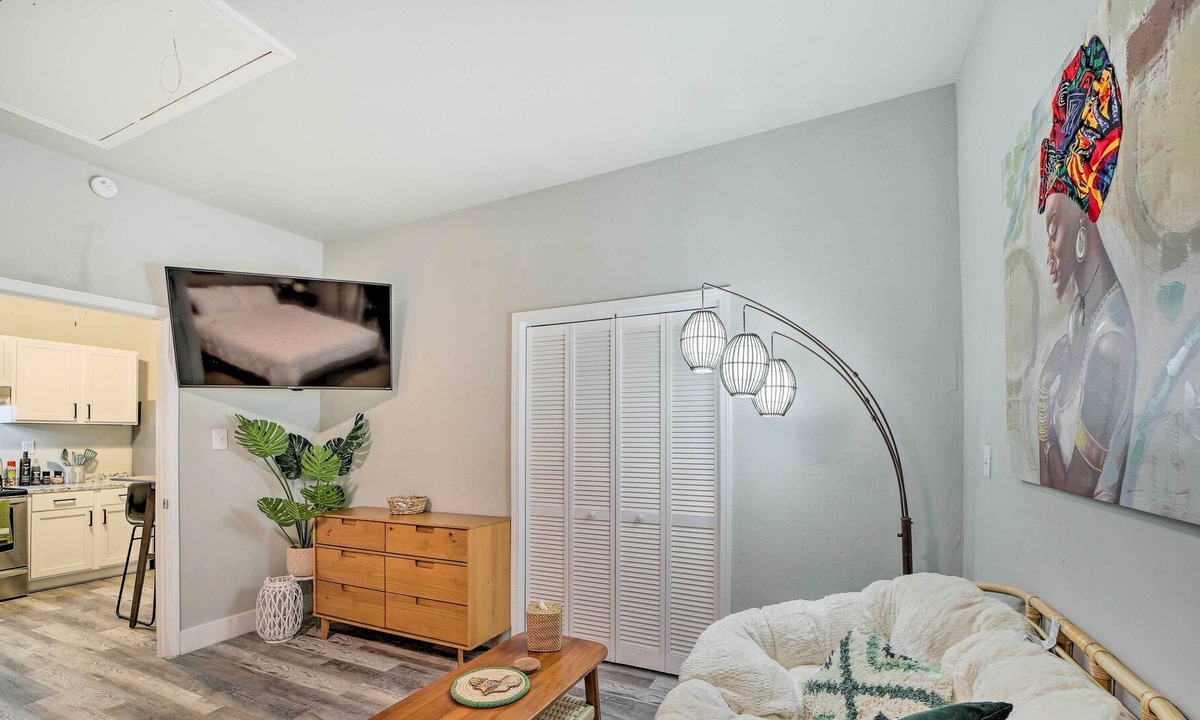 Turner Park Apartment | Cozy Tulsa Vacation Rental w/ Fenced Yard!