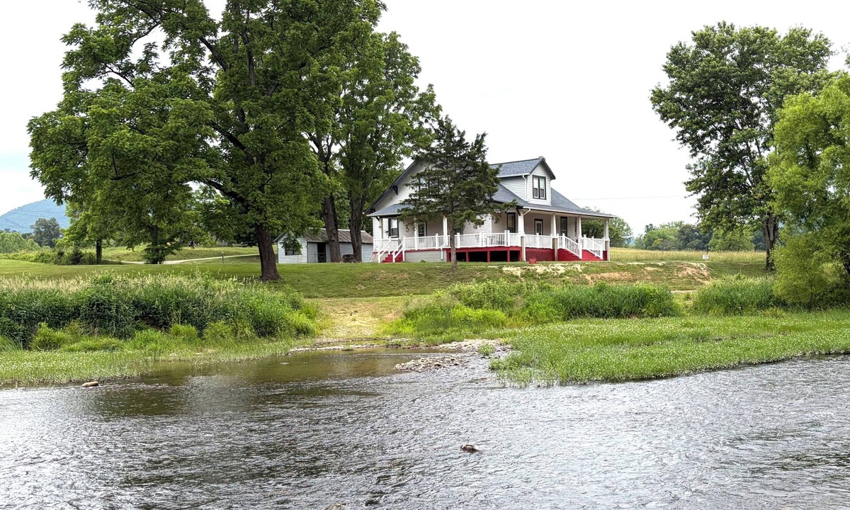 Craig Creek House | Creek Front Country Home nearby Triple Crown hiking trails
