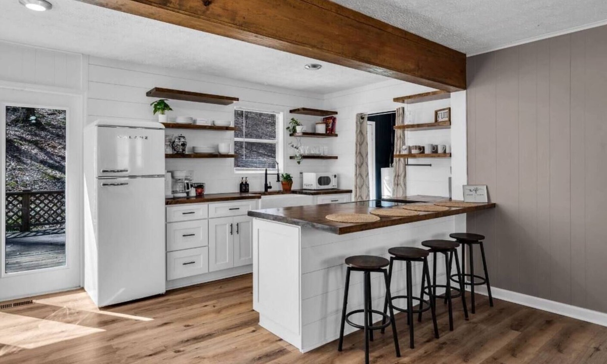 Coopertown Cabin | Creekside Cabin: Nestled in Woods, 30M Nashville