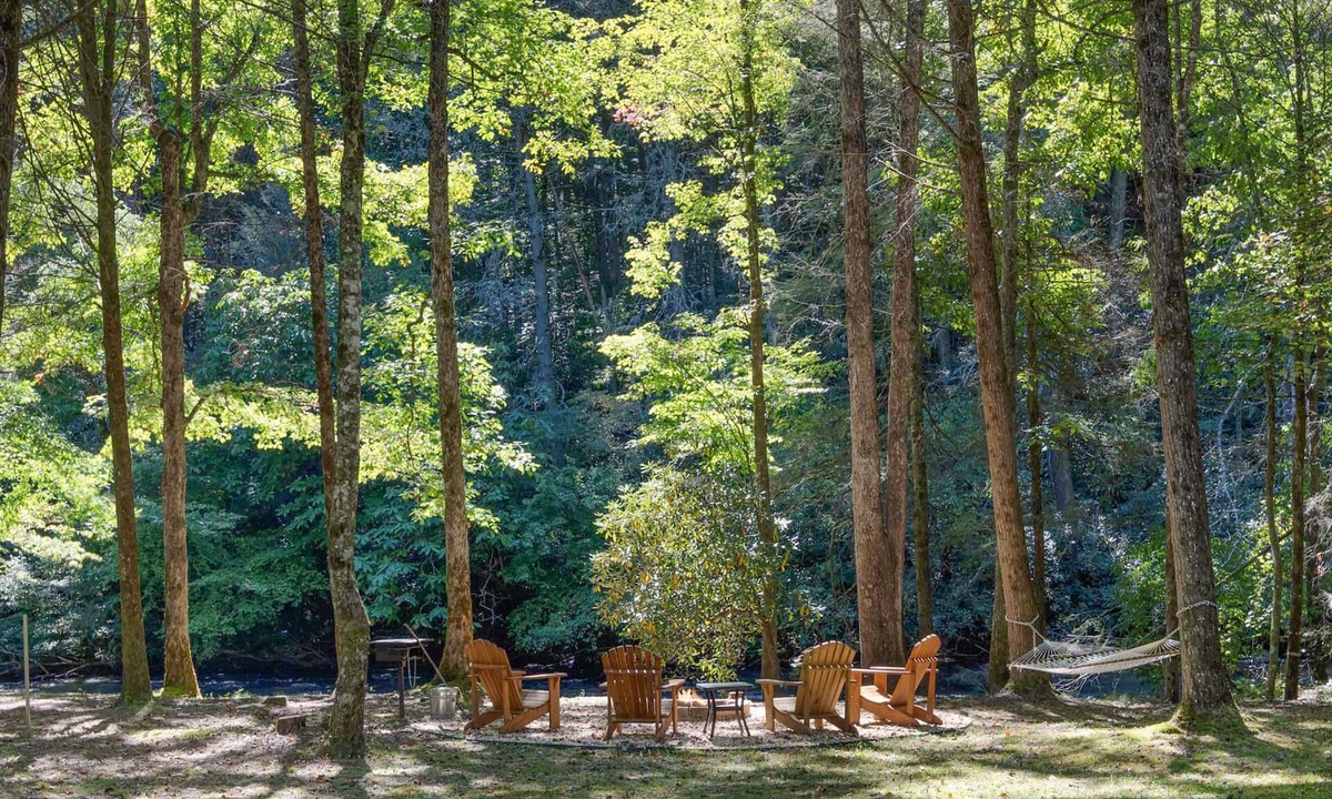 McCaysville House | Creekside Getaway – located in McCaysville, GA.
