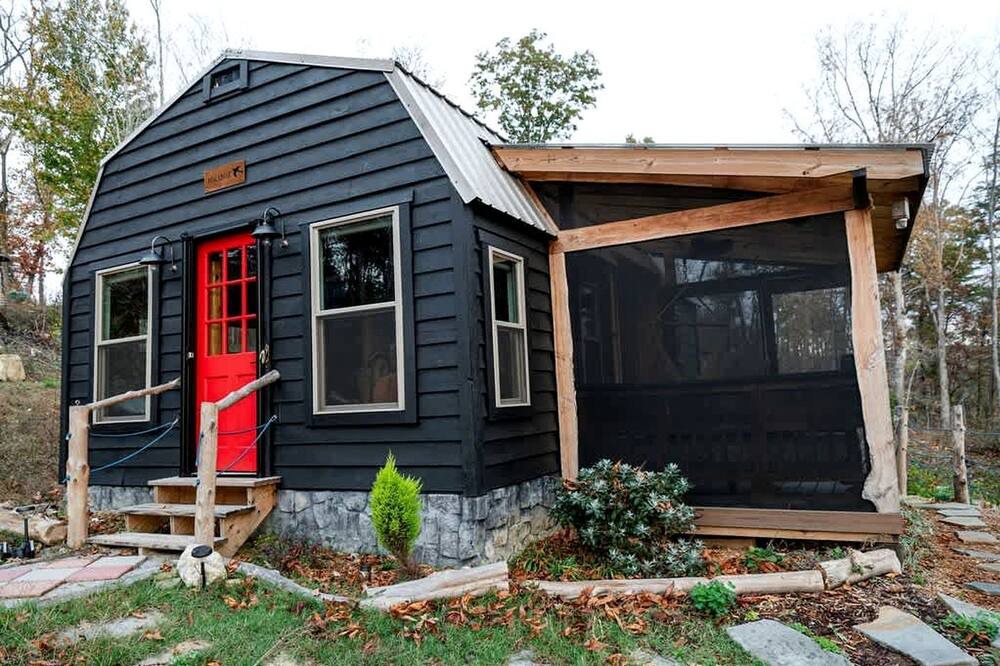 Lupton City Cabin | Cute Cabin near Chattanooga, for Wonderful Family Glamping in Tennessee