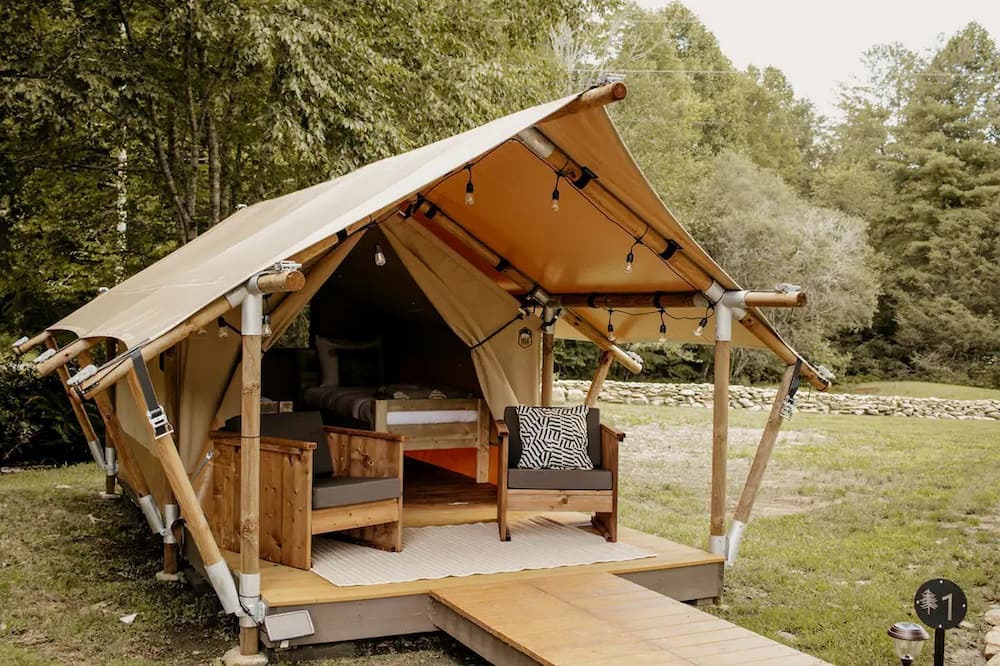 Flag Pond RV Rental | Cute Safari Tent for Two in Erwin, Tennessee