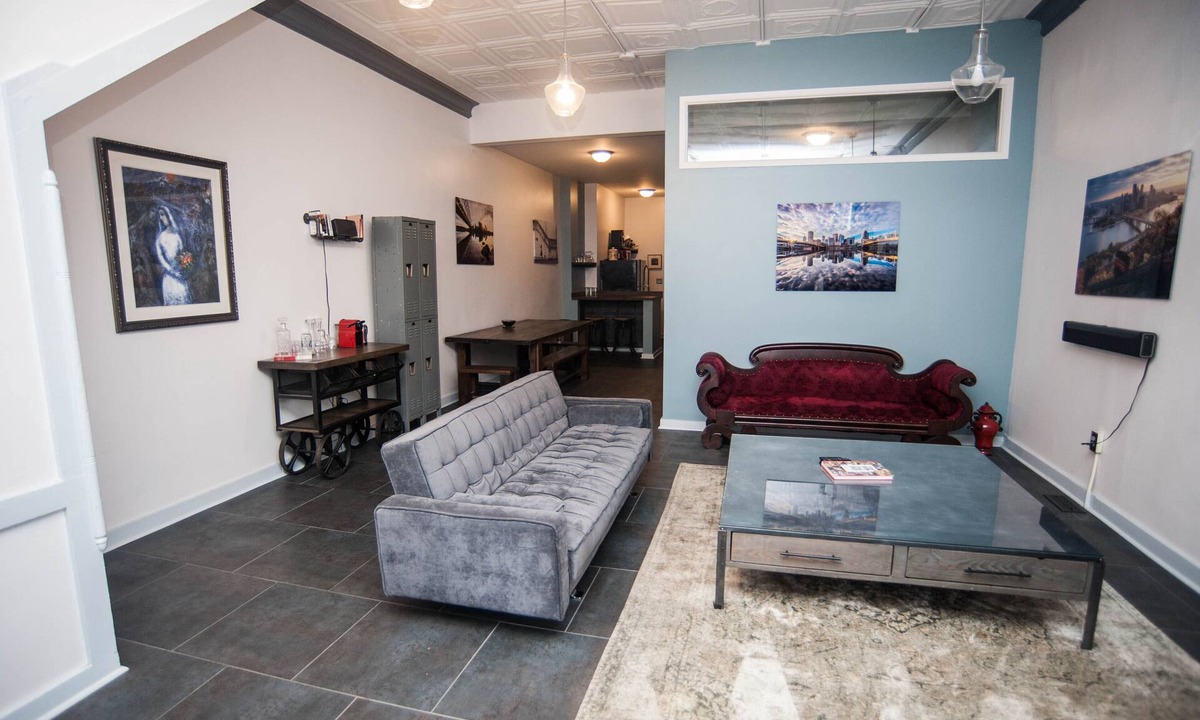 South Side Flats House | Dazzling South Side Loft on Carson Street
