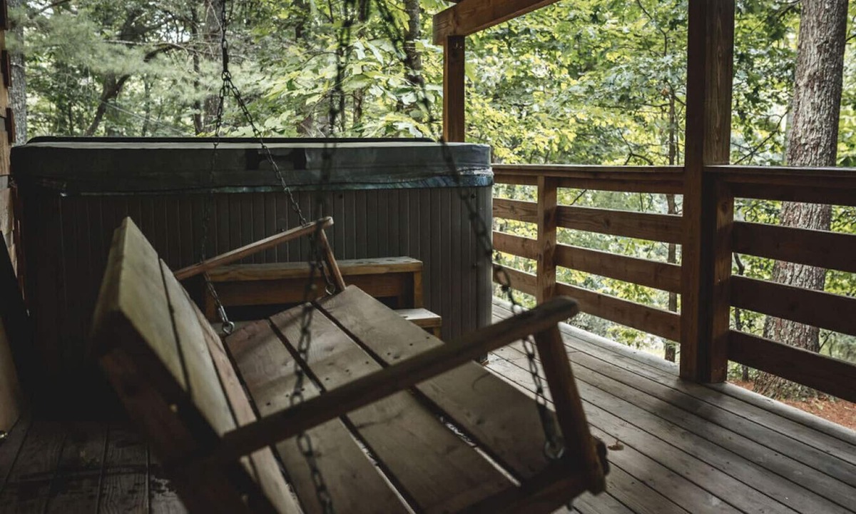 Purlear Cabin | Deer Run Cabin | Hot Tub