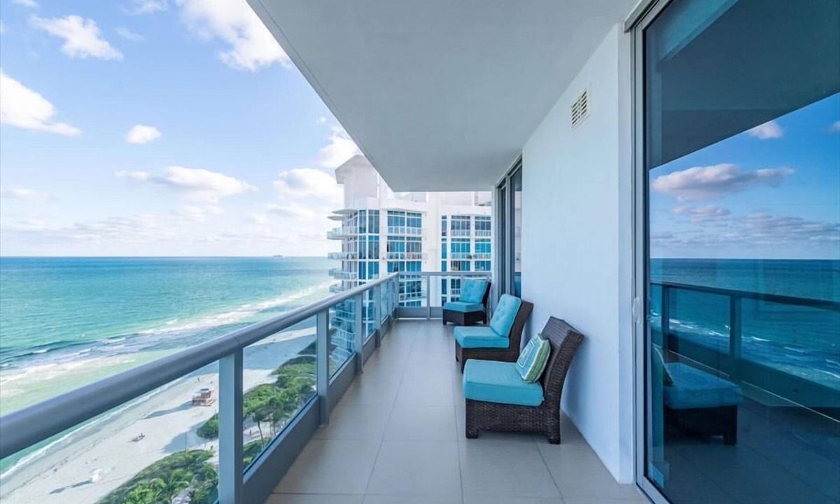 North Beach Apartment | Deluxe Ocean Front 1BR | Beach Access | Breathtaking Ocean Views